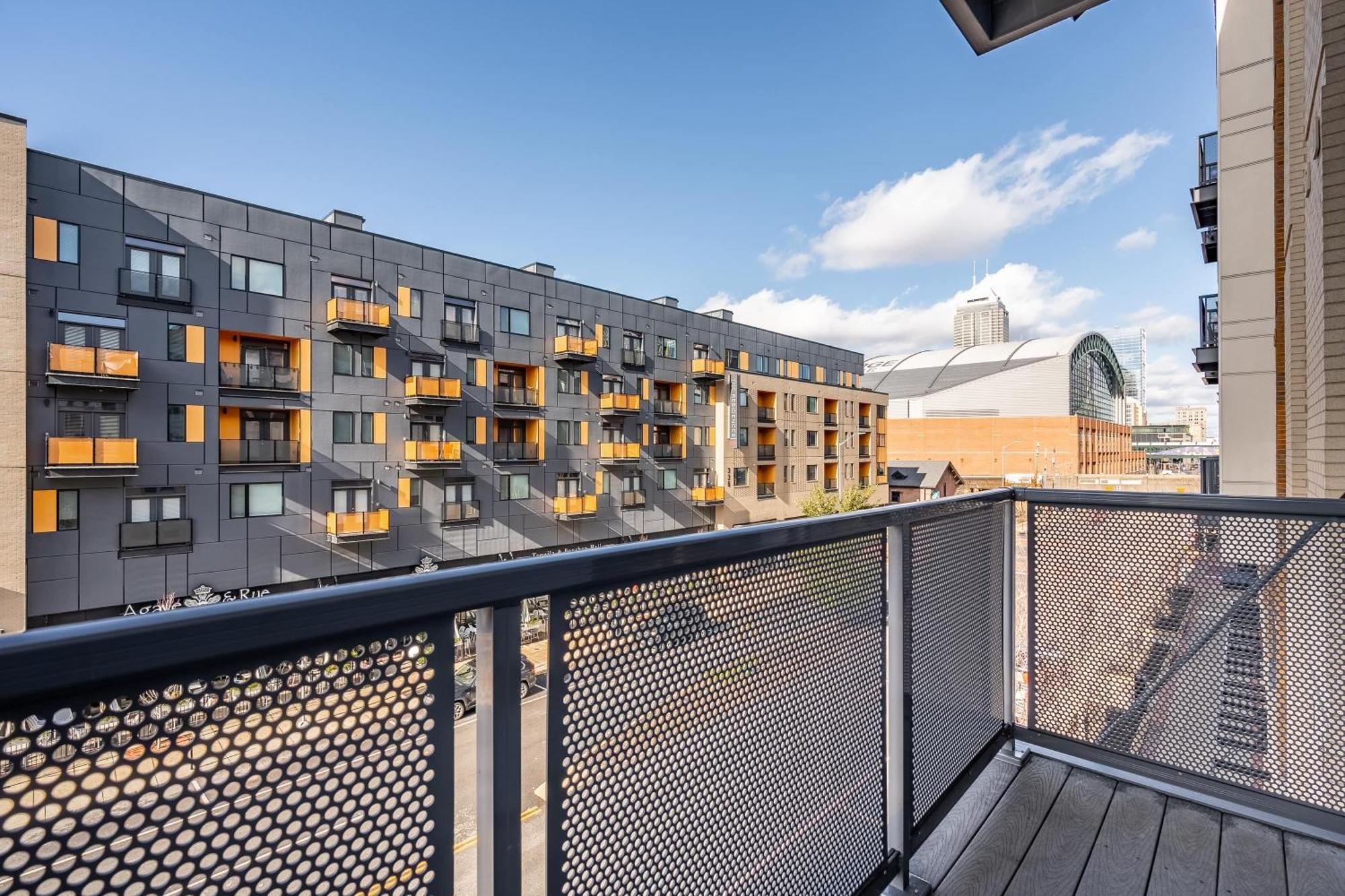 2br Balcony Gym & Pool Downtown At Cityway Appartement Indianapolis